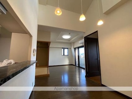 サーパス桜町[4LDK/82.73m2]の内装3