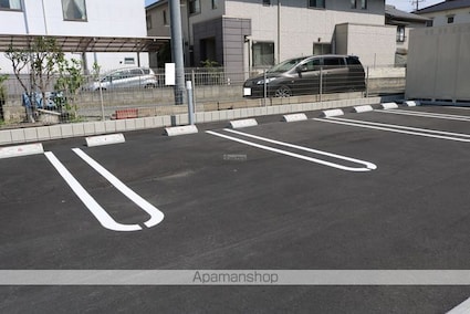 リライズ東雲[1R/30.3m2]の駐車場