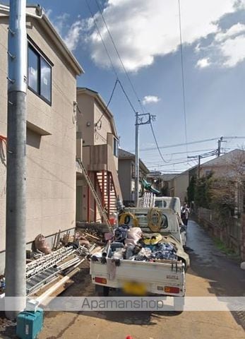 ルネス小金井東館の玄関写真