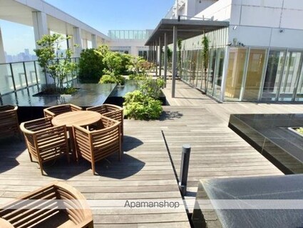 Ｂｒｉｌｌｉａ　Ｍａｒｅ　有明　ＴＯＷＥＲ＆ＧＡＲＤＥＮ[2LDK/66.11m2]の共用部5