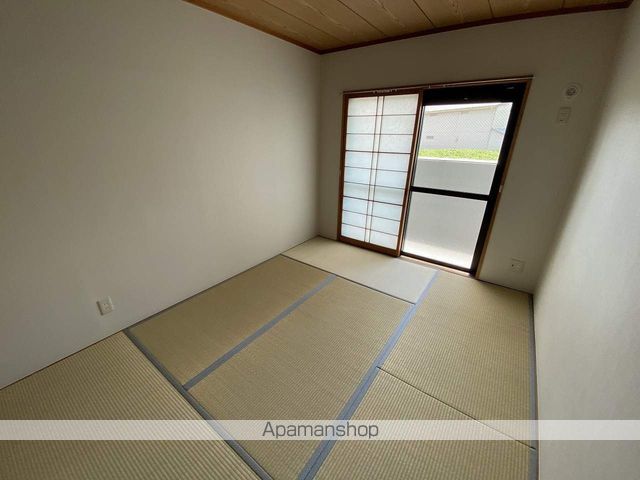 クローバー浅井の内装写真