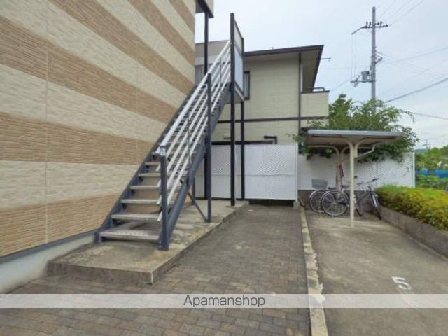 レオパレス隼の玄関写真
