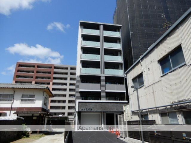 AURUM古賀駅前の玄関写真