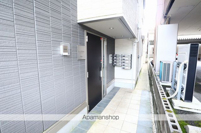 DーROOM SASHIEの玄関写真
