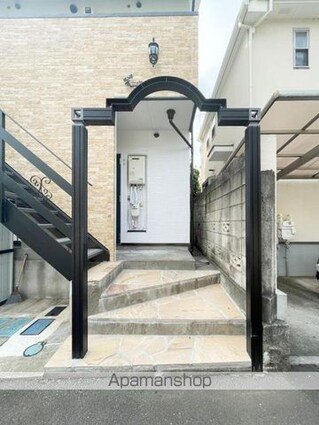 メゾンさくら[1R/17.01m2]のエントランス