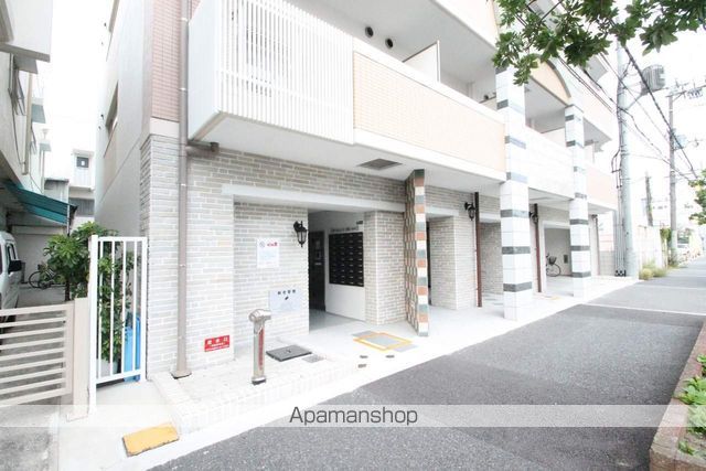 サンレムート江坂EASTの玄関写真