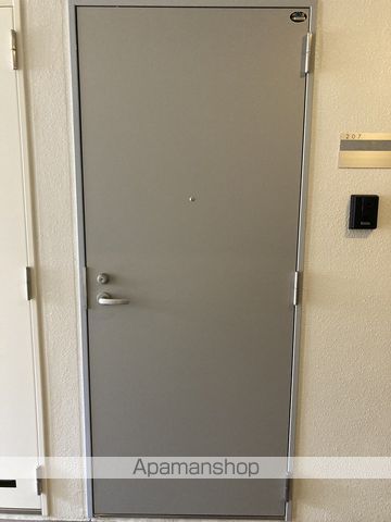 ピア旭町の玄関写真