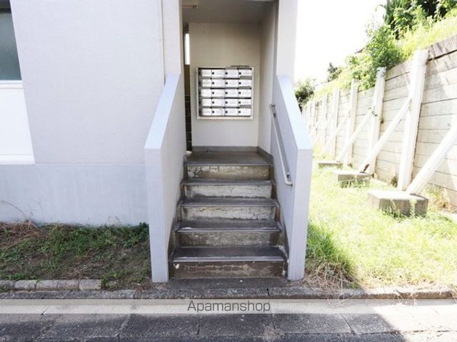 ビレッジハウス高津2号棟の外観写真