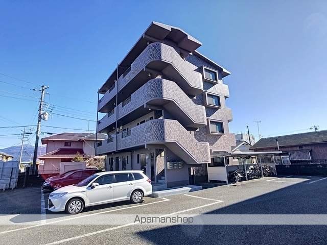 鈴信マンションの外観写真