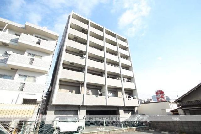 BーONEの外観写真