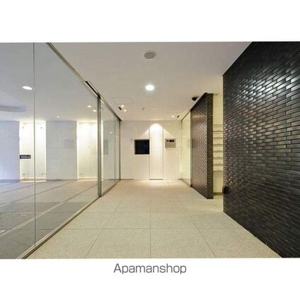 コンフォリア西新宿[1LDK/38.74m2]のエントランス1