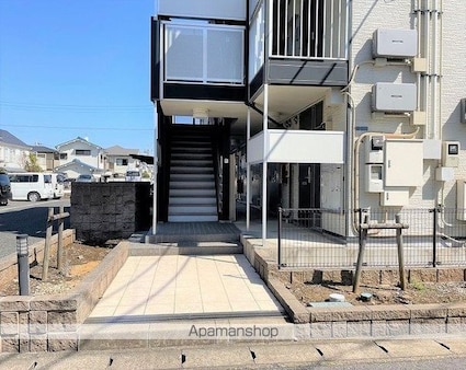 レオパレスエスト逆井[1K/20.81m2]のエントランス