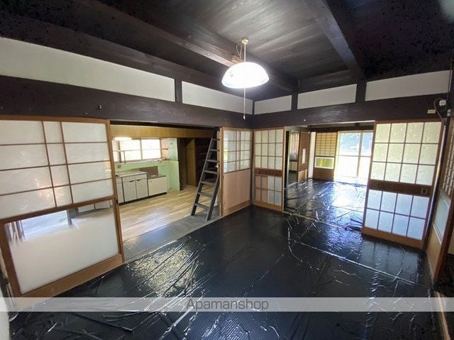 江田島市 1階建 築75年の内装写真