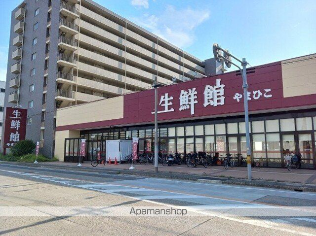 ボンヌ シャンス dの周辺写真