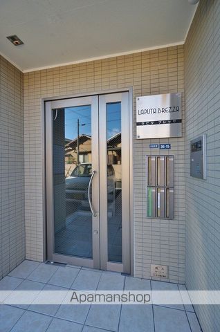 ラピタブレッサの玄関写真