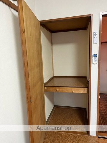 オリーブの内装写真