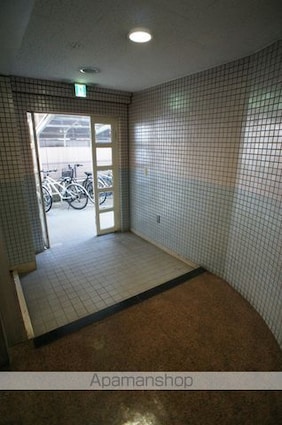 東京都新宿区新宿７丁目[1R/16.14m2]のエントランス