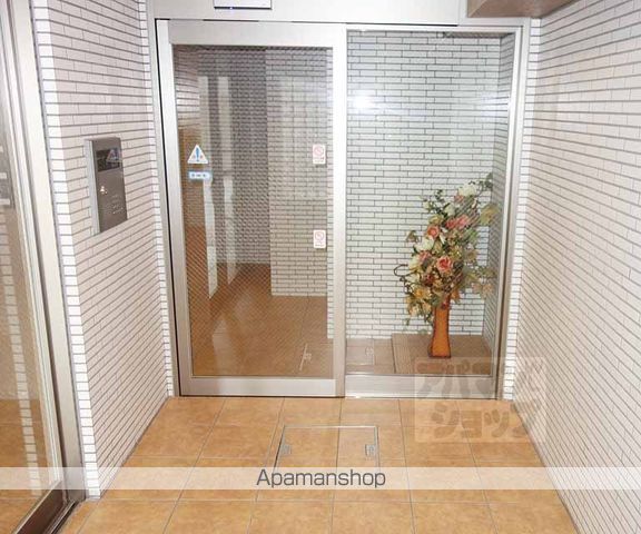 GLANZ七条通の玄関写真