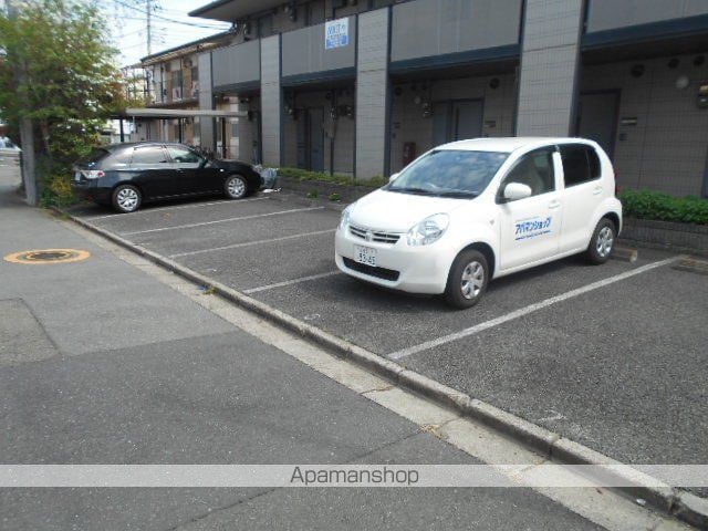 東京都立川市羽衣町１丁目[1K/24.18m2]の駐車場1