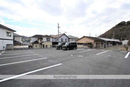 ＤＬ－ＴＥＲＲＡＣＥ[1LDK/43m2]の駐車場1