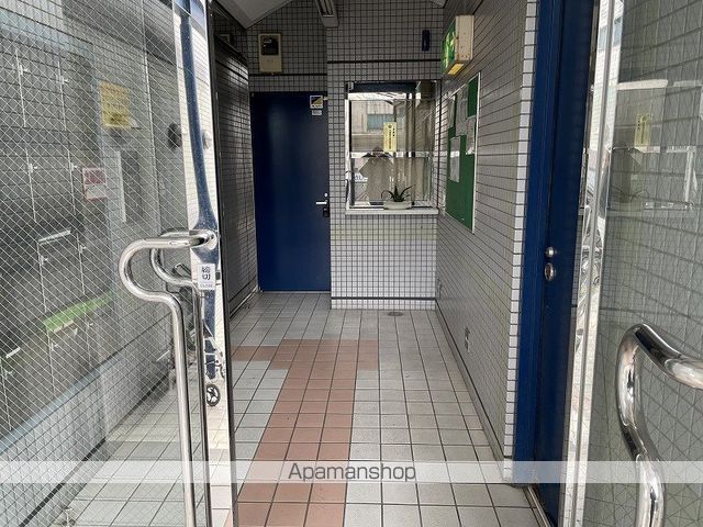 プラーズ追分の玄関写真