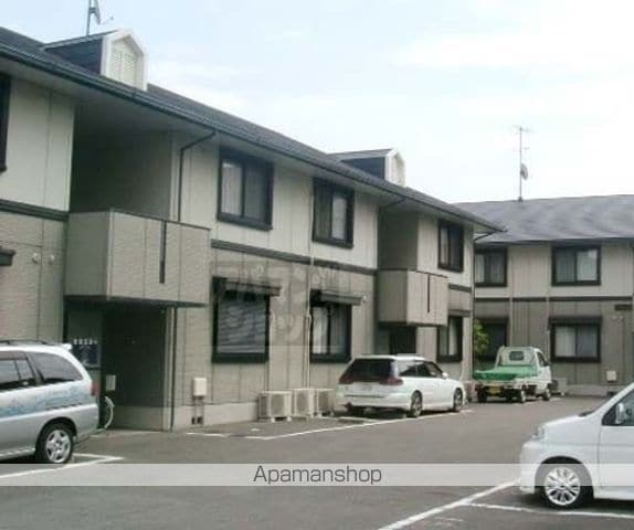 ハイカムール上桂の外観写真