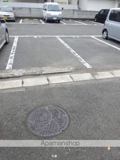 和歌山県和歌山市本町９丁目[2DK/39.66m2]の駐車場