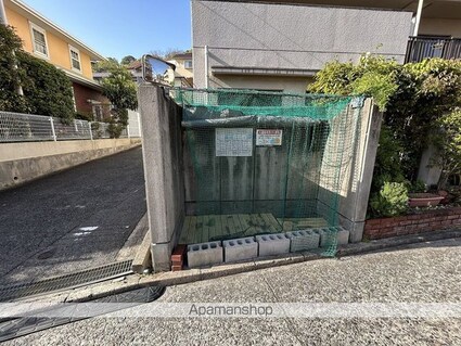 広島県広島市東区牛田旭２丁目[2LDK/56.35m2]の共用部2