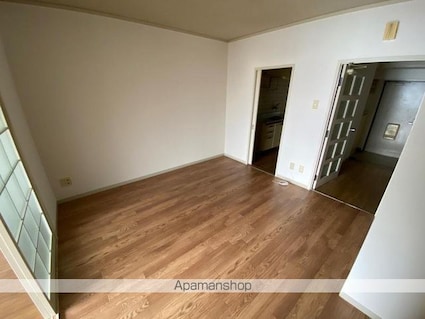 ロイヤルハイツ松島[2K/41.85m2]のリビング・居間