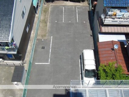 Ｓｔ．Ｃｒｏｗｎ[1R/36.63m2]の駐車場