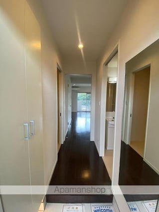 リヴェール[1R/40.2m2]の玄関