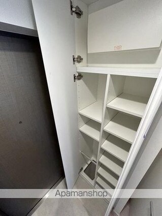 東京都板橋区高島平９丁目[3LDK/56.03m2]の玄関1