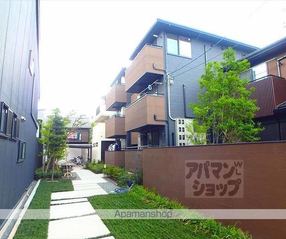 ガーデン鴨川御所東の外観写真