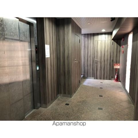 パラシオン車道西館の玄関写真