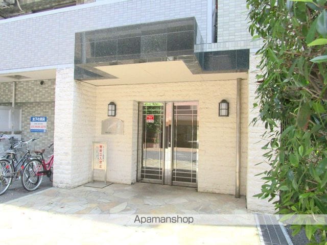プレール・ドゥーク文京白山の玄関写真
