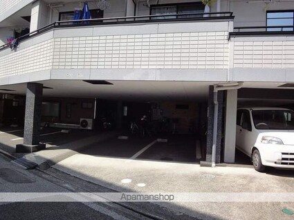 アバンギャルド[1R/18.36m2]の駐車場5