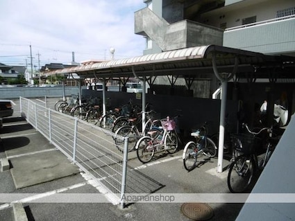 ナチュラルリーフ松山[3LDK/59.52m2]の駐車場