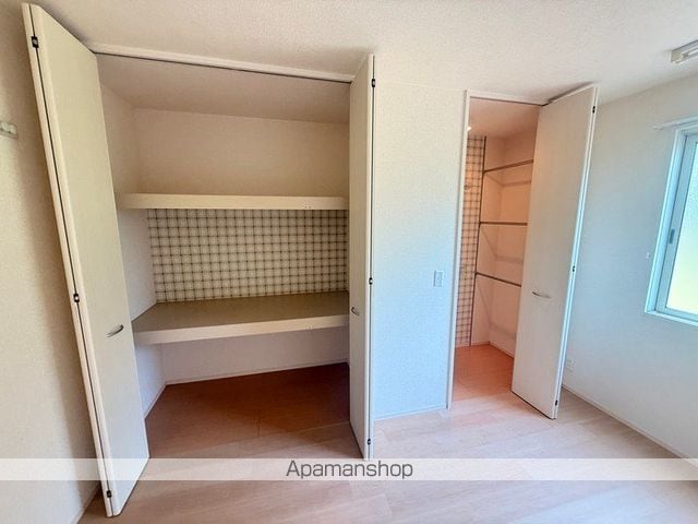 ハナズオウの内装写真