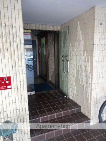 クィーン南5条の玄関写真