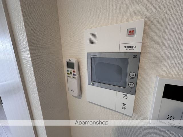 コンフォリア・リヴ淡路の内装写真
