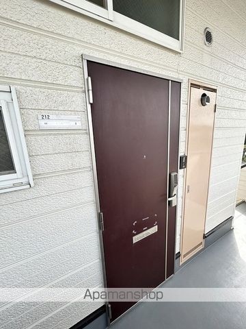コーポツルフジの玄関写真