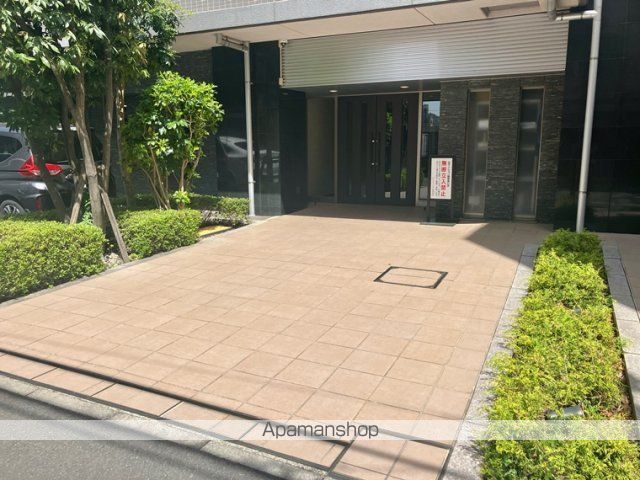 プレシス八王子の玄関写真