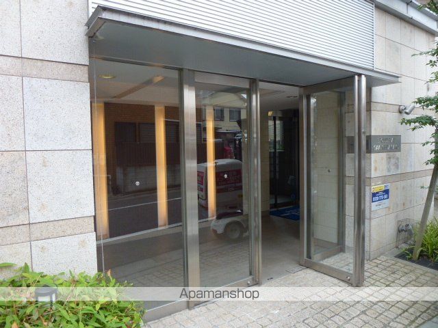 プラウドフラット学芸大学の玄関写真