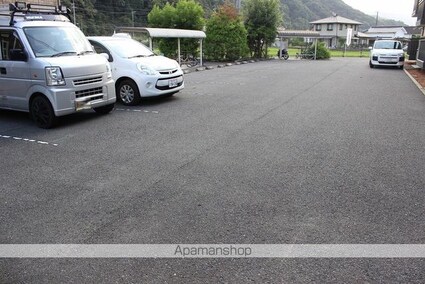 グレイス　Ａ棟[2LDK/55.4m2]の駐車場1