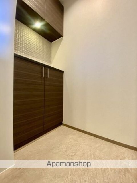 和歌山県和歌山市太田４丁目[1LDK/42.28m2]の玄関