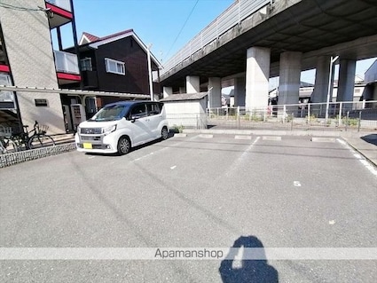 レーベンハイム中庄[1K/19.87m2]の駐車場1