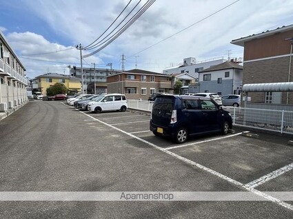 レオパレスオアシス中田[1K/21.81m2]の駐車場1