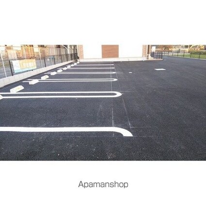 Ｌｏｇｇｅｒ　（ロガー）[2LDK/57.89m2]の駐車場