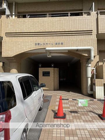 レスカール鵜の森の玄関写真