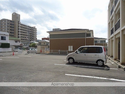 アーバンコート泉宮[3DK/51.03m2]の駐車場